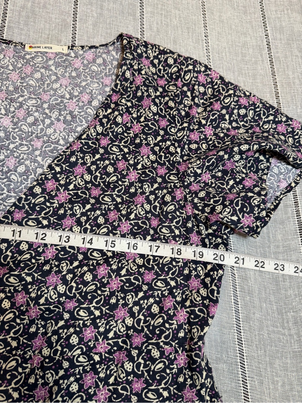 Marine Layer Emlyn Black Purple Floral Midi Wrap Dress Size Large Boho - Picture 14 of 16